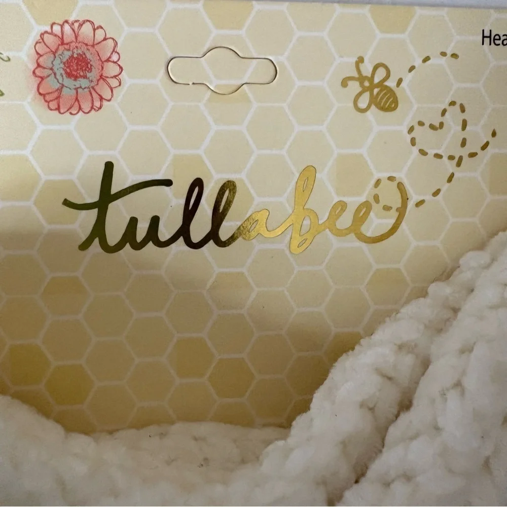NWT….TULLABEE Head Wrap and Mittens